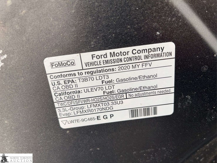 2020-ford-explorer-image-16