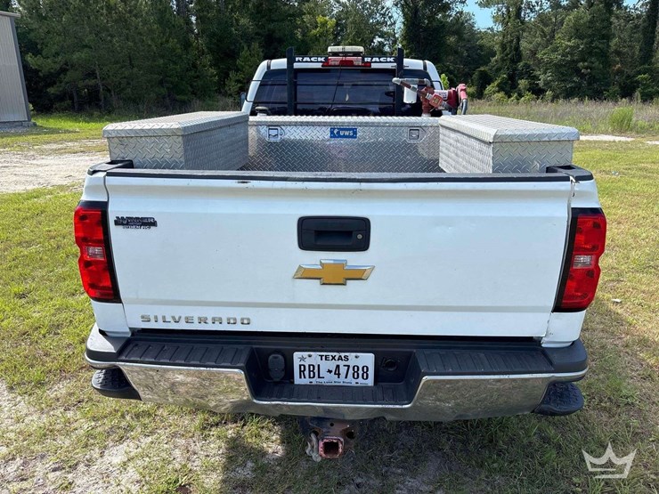 2015-chevrolet-silverado-2500hd-image-45