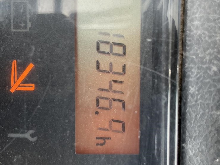 2012-toyota-8fgcu18-image-12