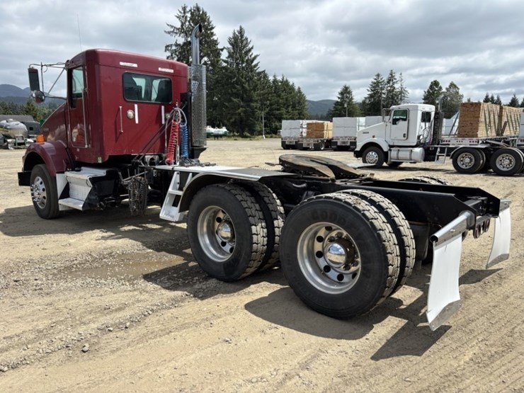2010-kenworth-t800-image-3