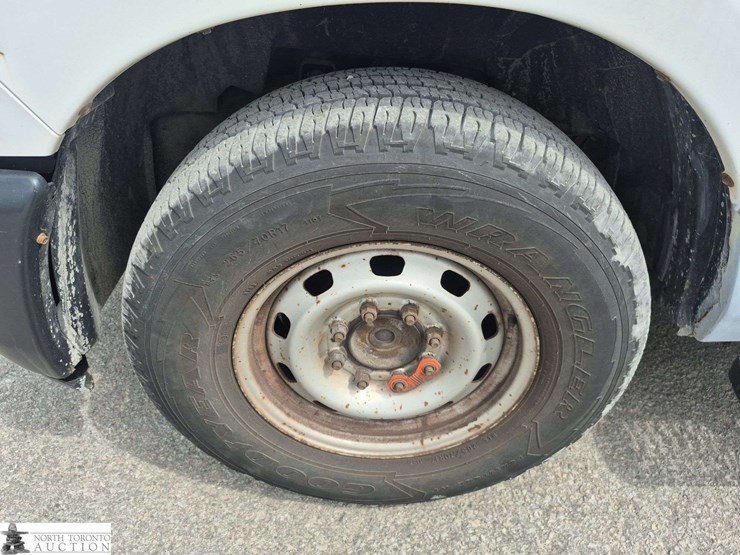 2012-dodge-3500-image-19