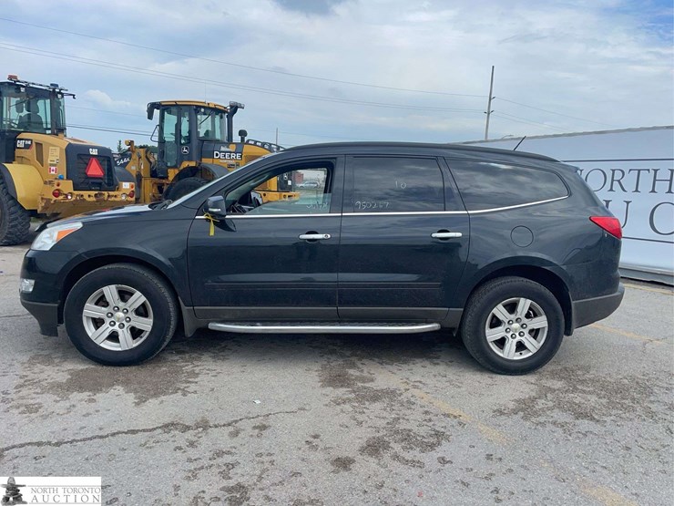 2010-chevrolet-traverse-image-8