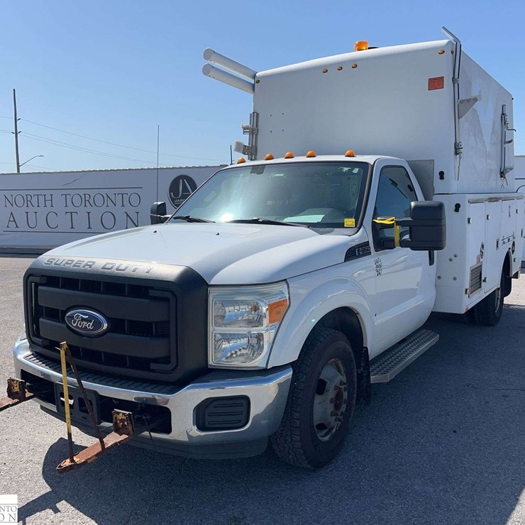 2011 FORD F350