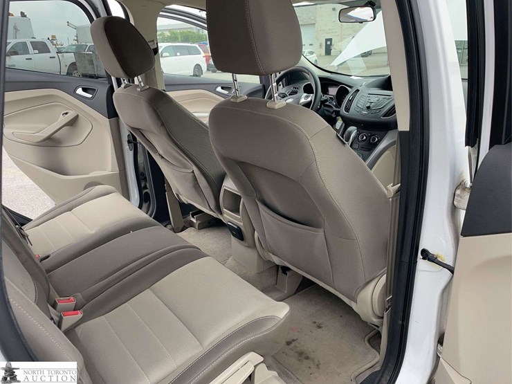 2016-ford-escape-image-19