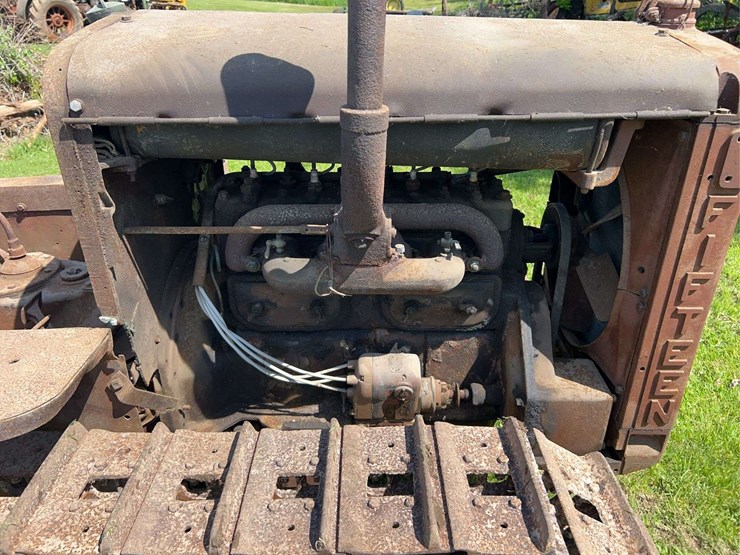 caterpillar-fifteen-image-12