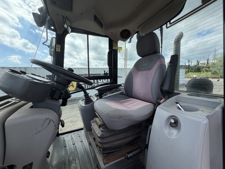 2016-caterpillar-908m-image-22