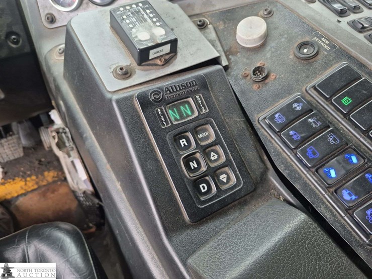 2018-mack-lr633-t/a-refuse-truck-image-19