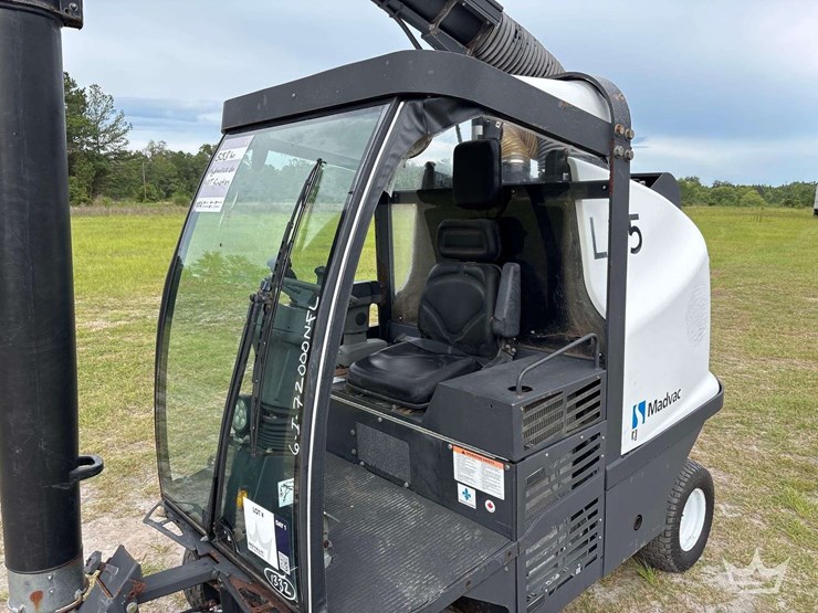 2017-madvac-lr50t-ride-on-litter-vacuum-image-61