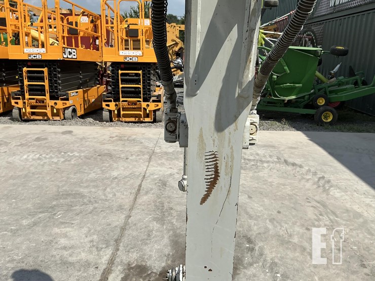 2020-takeuchi-tb240-image-12