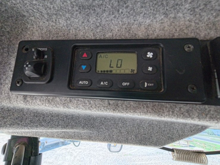 2012-massey-ferguson-9520-image-42