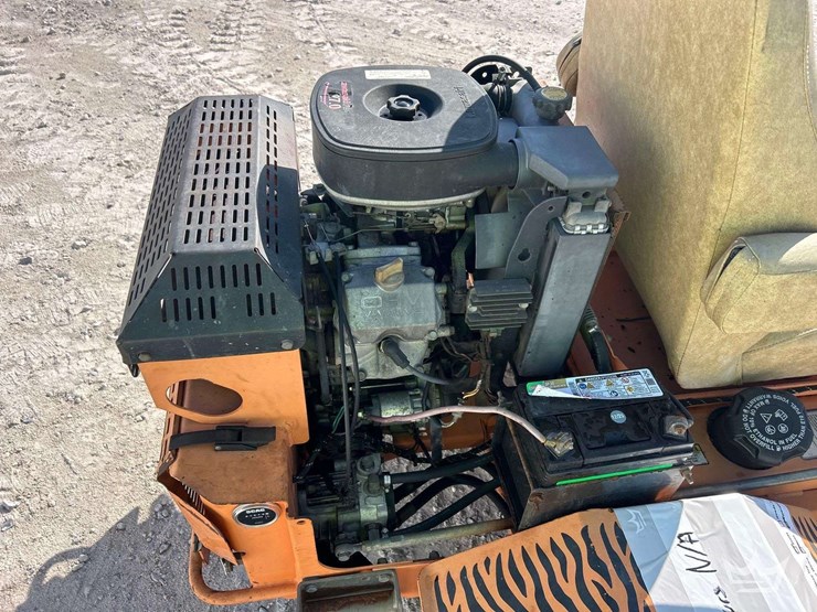 2002-scag-turf-tiger-61in.-zero-turn-commercial-mower-image-23