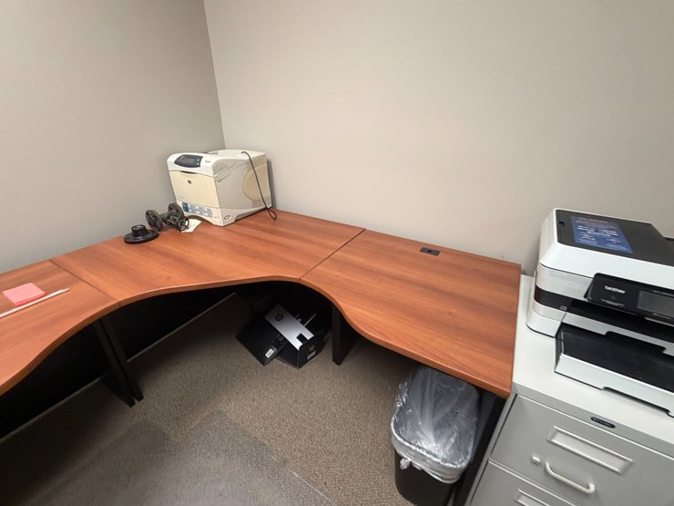 #3542-•-lot-of-office-furniture-|-located-in-st.-rose,-la-image-4
