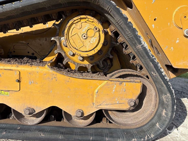 2021-caterpillar-259d3-image-32