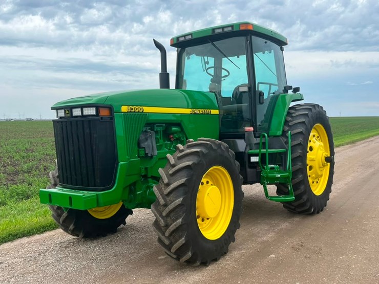john-deere-8300-image-1