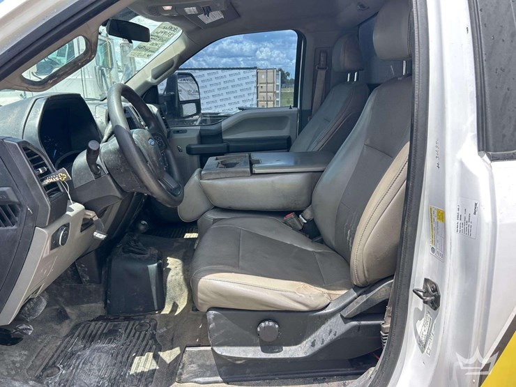 2019-ford-f550-image-13