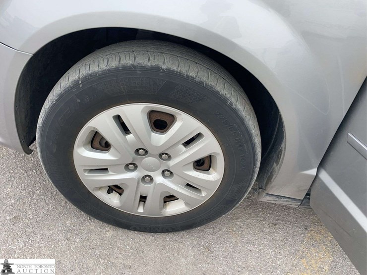 2016-dodge-grand-caravan-sxt-image-34