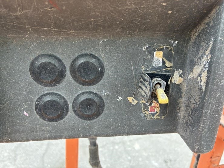 2002-jlg-260mrt-image-16