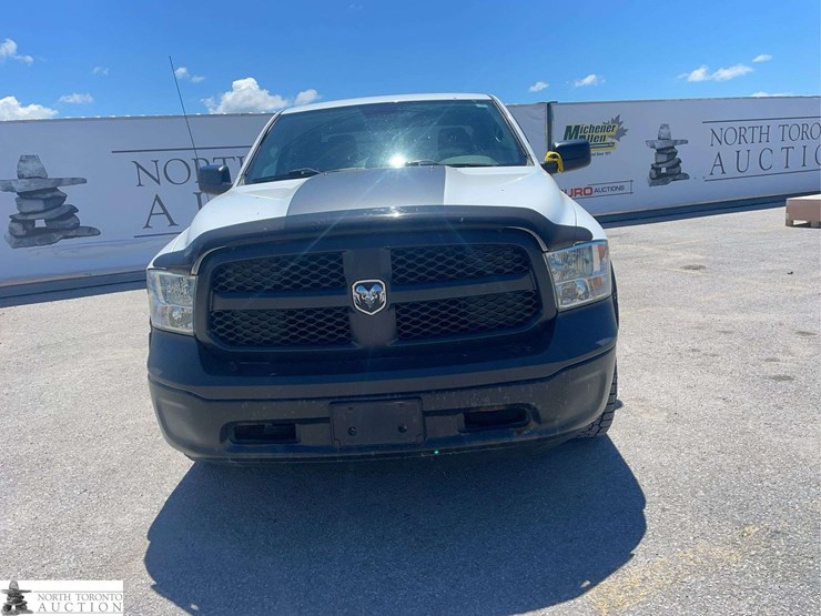 2016-dodge-1500-image-2