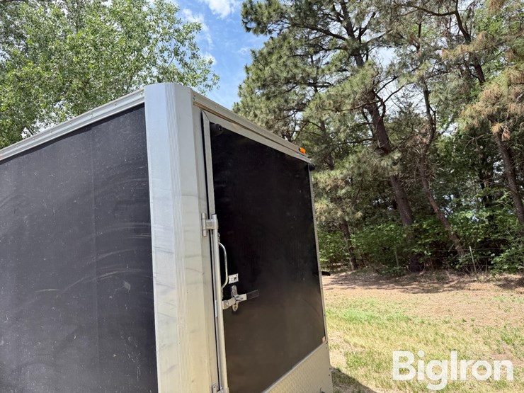2012-polaris-28'-t/a-enclosed-trailer-image-15