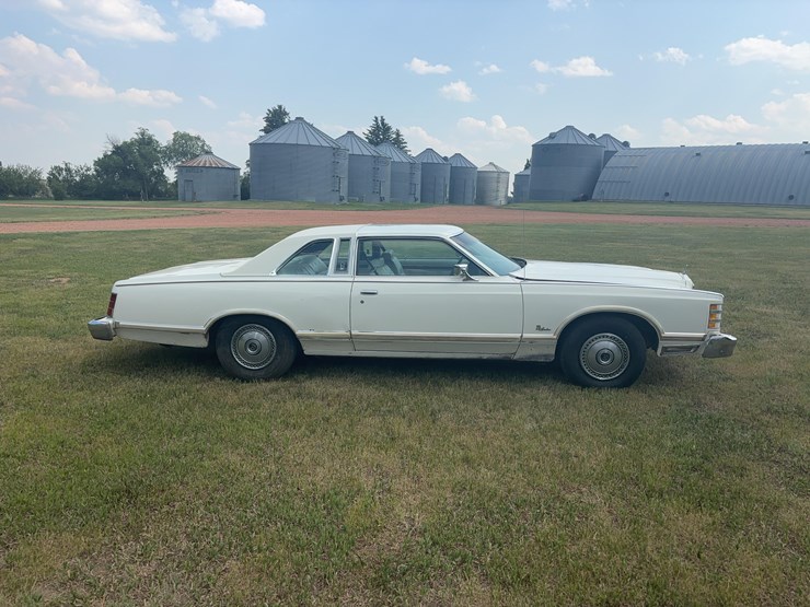 1976-ford-ltd-landau-image-4