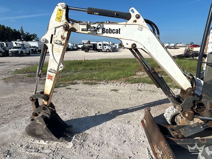 2021-bobcat-e26-image-11