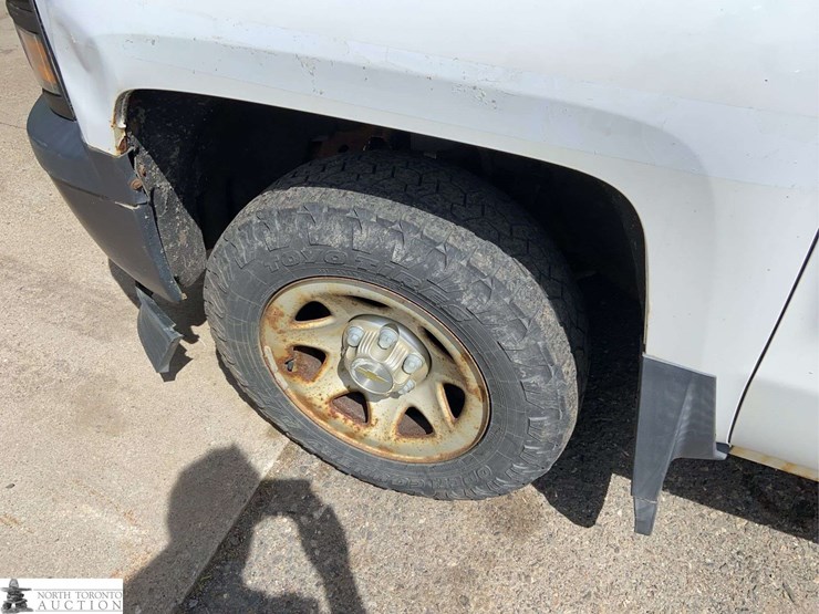 2015-chevrolet-silverado-1500-image-30