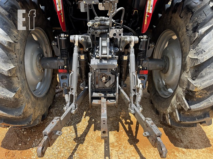2015-massey-ferguson-5613-image-4