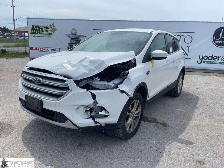 2017-ford-escape-image-1