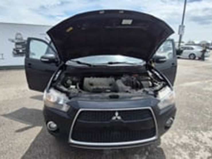 2013-mitsubishi-outlander-image-9