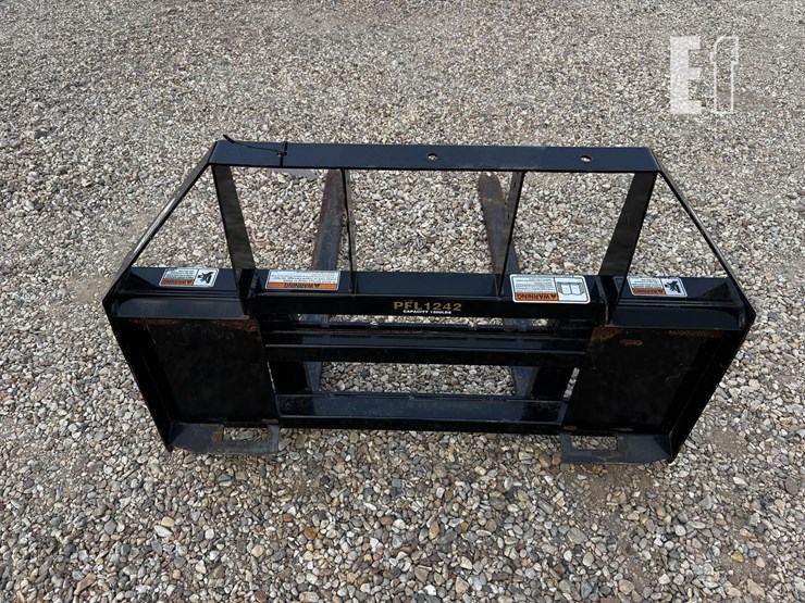 land-pride-pallet-forks-image-2