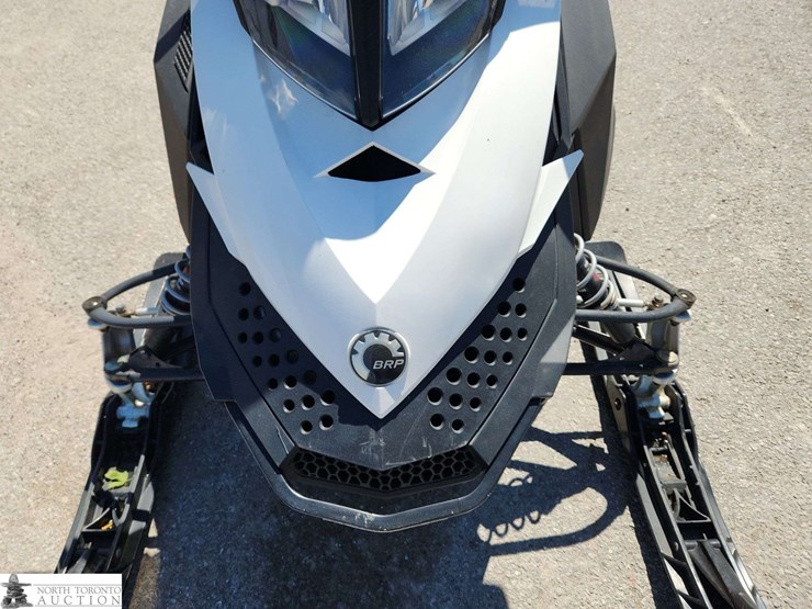 2014-grand-touring-sport-ski-doo-2014-ski-doo-grand-touring-sport-image-9