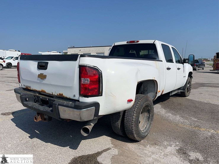 2012-chevrolet-silverado-3500hd-image-5