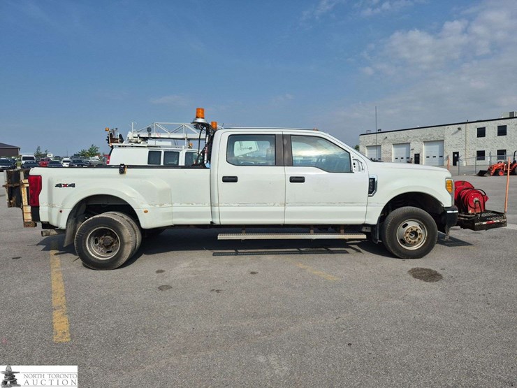 2017-ford-f350-image-4