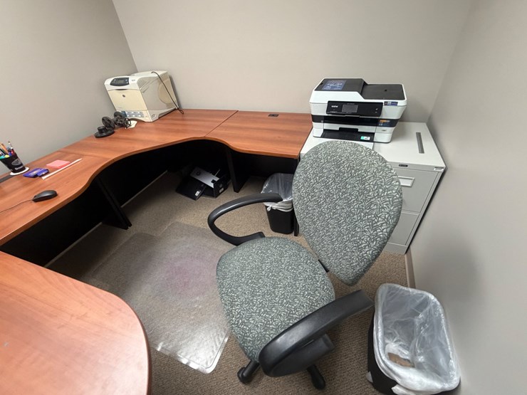 #3542-•-lot-of-office-furniture-|-located-in-st.-rose,-la-image-2