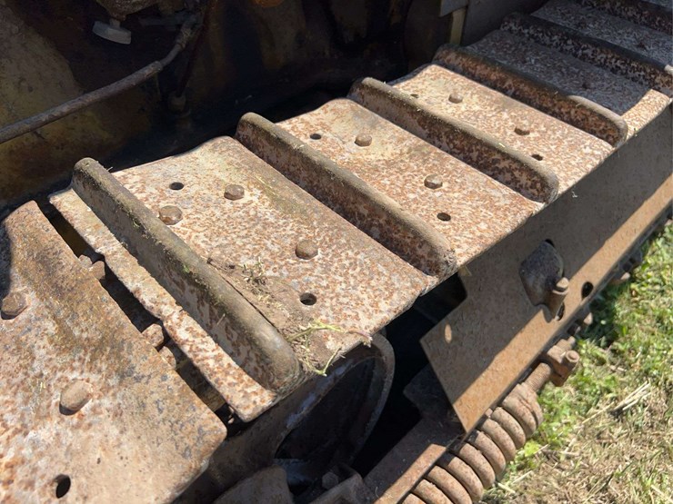 caterpillar-twenty-two-image-38