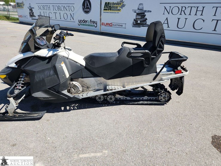 2014-grand-touring-sport-ski-doo-2014-ski-doo-grand-touring-sport-image-8