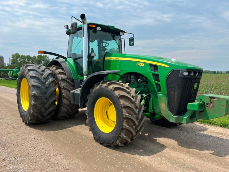 john-deere-8330-image-15
