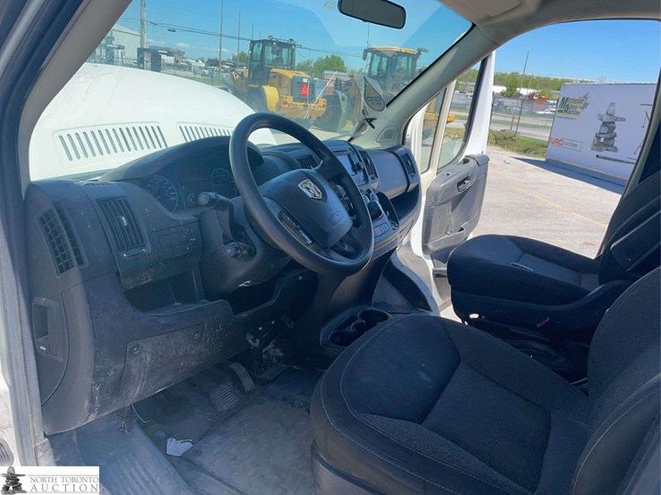 2015-ram-promaster-cargo-van-image-11
