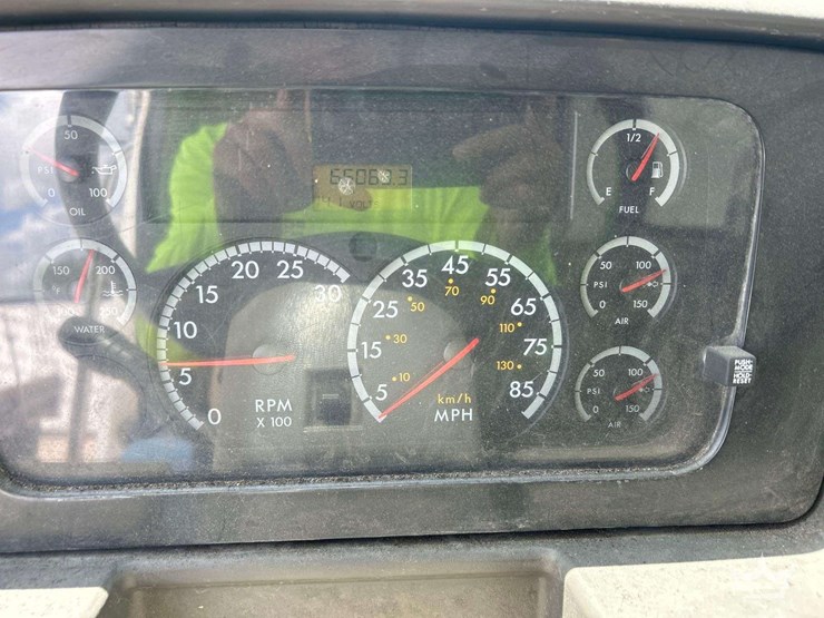 2003-sterling-l7500-image-17