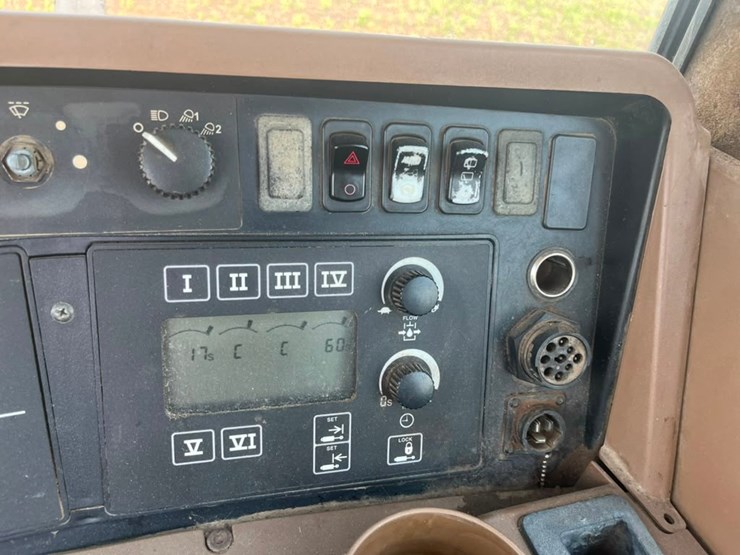 john-deere-8330-image-36