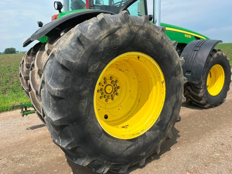 john-deere-8330-image-35