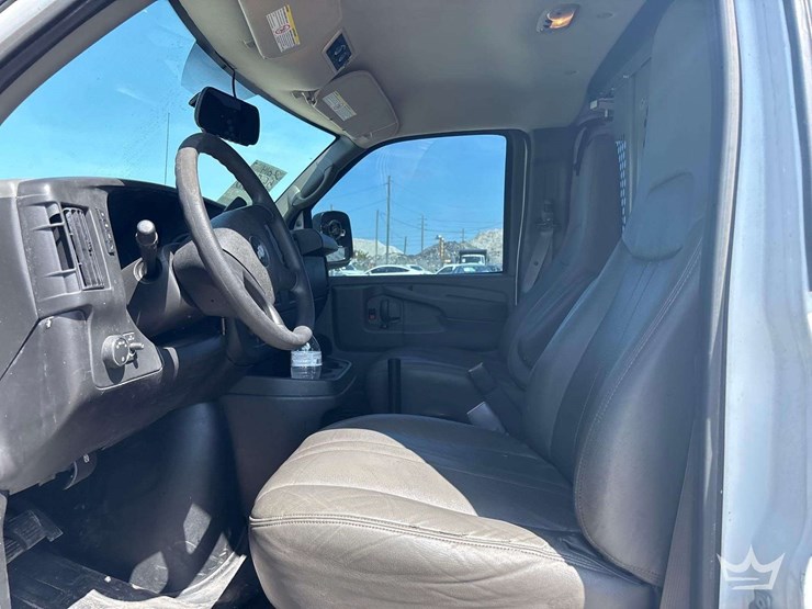 2014-chevrolet-express-2500-image-10