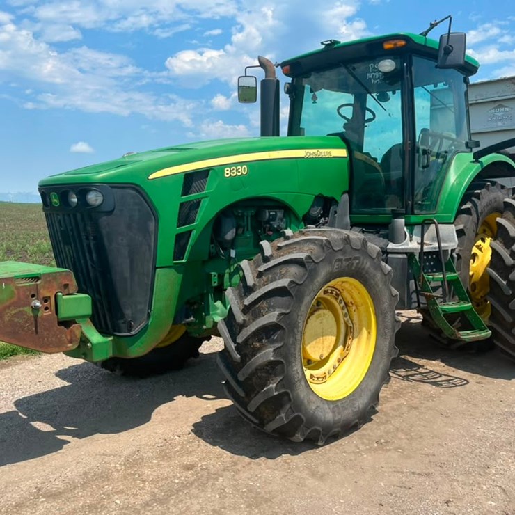 JOHN DEERE 8330