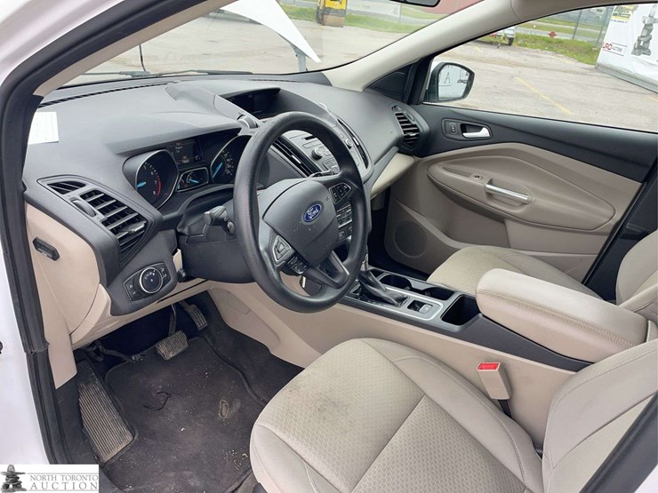 2017-ford-escape-image-11