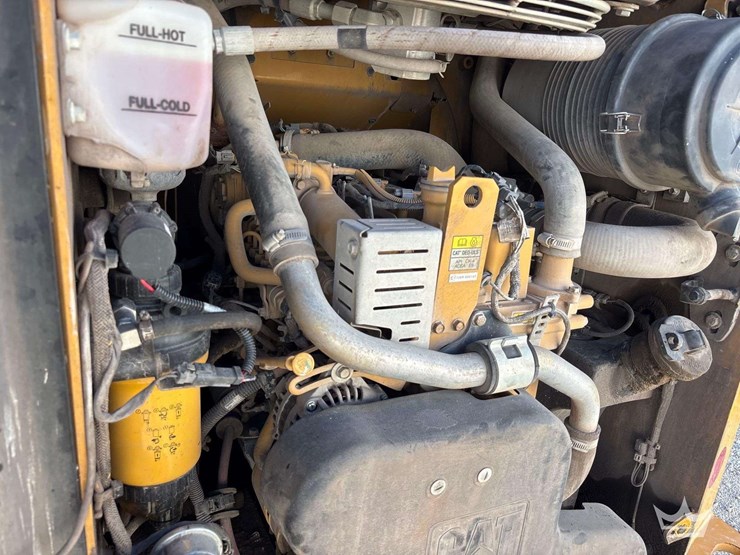 2021-caterpillar-259d3-image-17