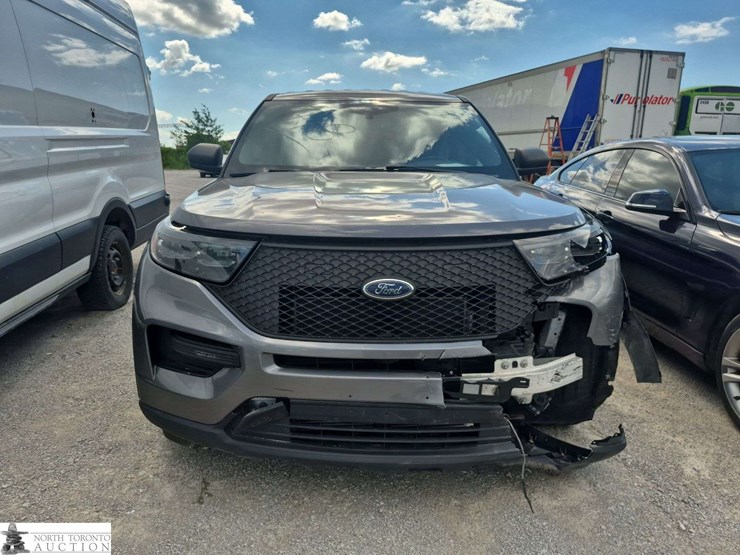 2021-ford-explorer-image-2