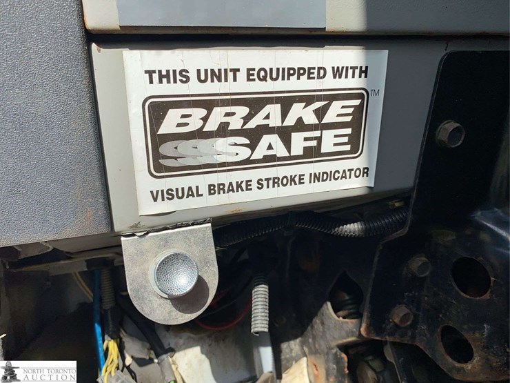 1996-freightliner-fl112-image-30