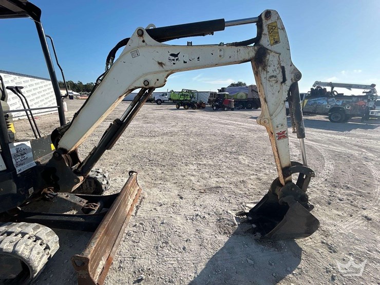 2021-bobcat-e26-image-13