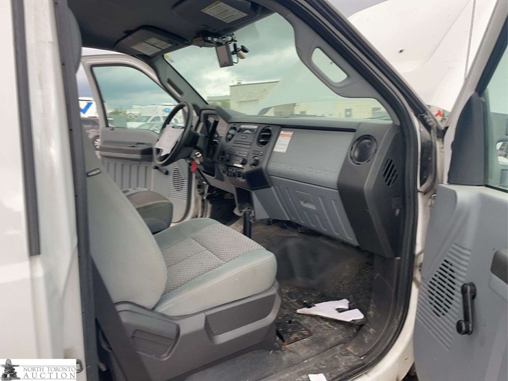 2012-ford-f550-image-17