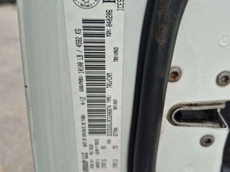 2012-dodge-3500-image-10